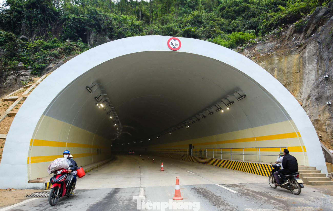 Tính đến thời điểm hiện tại, đây chính là tuyến đường hầm xuyên núi lớn nhất khu vực miền Bắc.