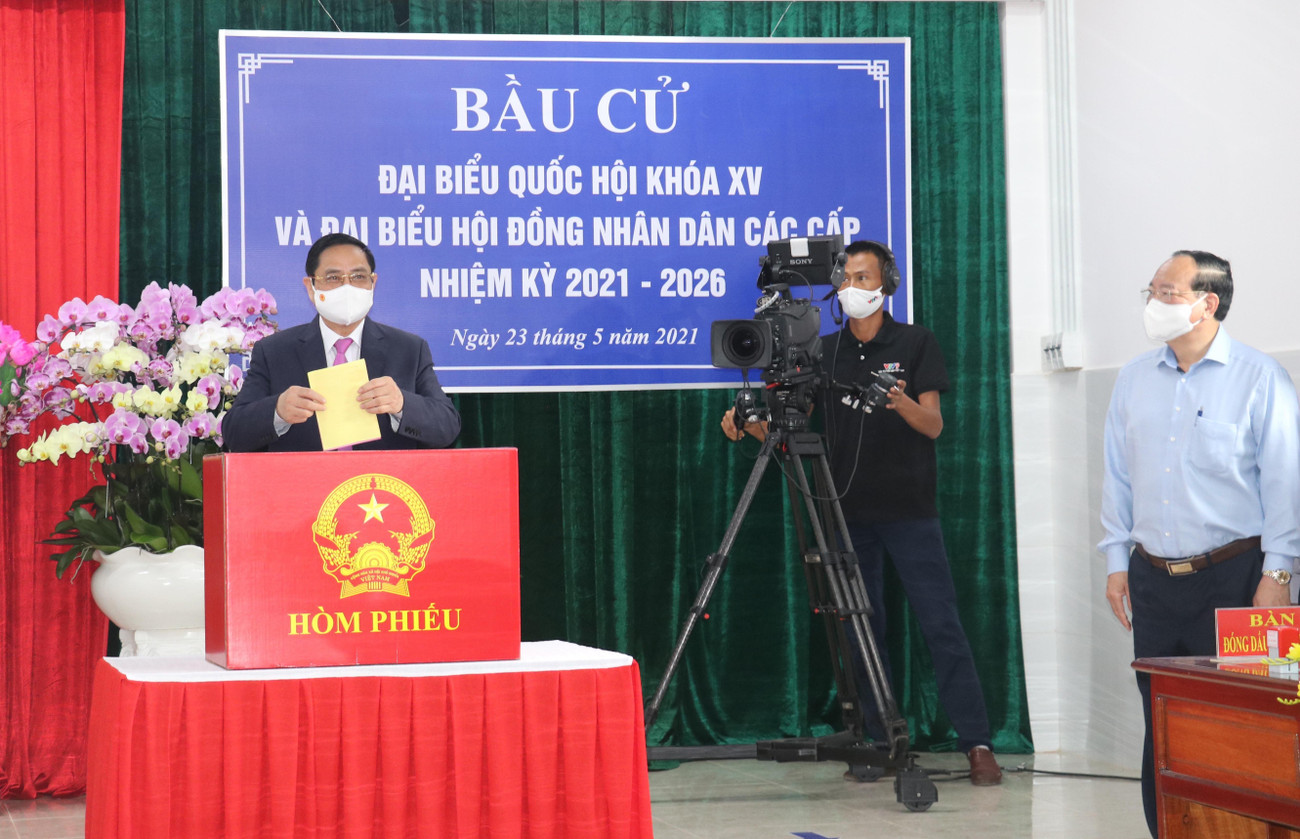 Thủ tướng Phạm Minh Chính thực hiện quyền bầu cử.