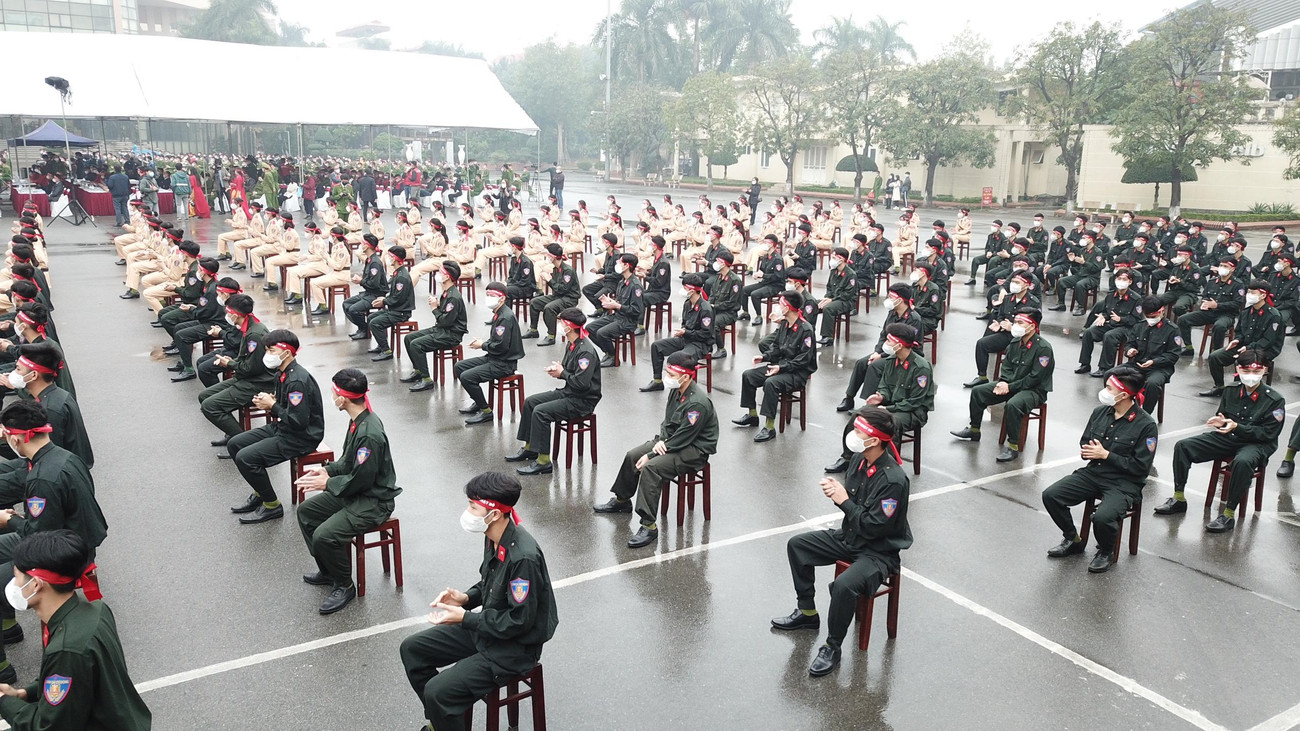 Thiếu tướng GS.TS Trần Minh Hưởng - Giám đốc Học viện Cảnh sát Nhân dân, cho biết: Học viện đã trở thành một trong những đơn vị tiêu biểu trong công tác vận động hiến máu; có những đồng chí của học viện là gương mặt tiêu biểu trong phong trào hiến máu toàn quốc. Học viện cũng đã thành lập ngân hàng máu sống để sẵn sàng hiến máu. Thiếu tướng GS.TS Trần Minh Hưởng - Giám đốc Học viện Cảnh sát Nhân dân, cho biết: Học viện đã trở thành một trong những đơn vị tiêu biểu trong công tác vận động hiến máu; có những đồng chí của học viện là gương mặt tiêu biểu trong phong trào hiến máu toàn quốc. Học viện cũng đã thành lập ngân hàng máu sống để sẵn sàng hiến máu.