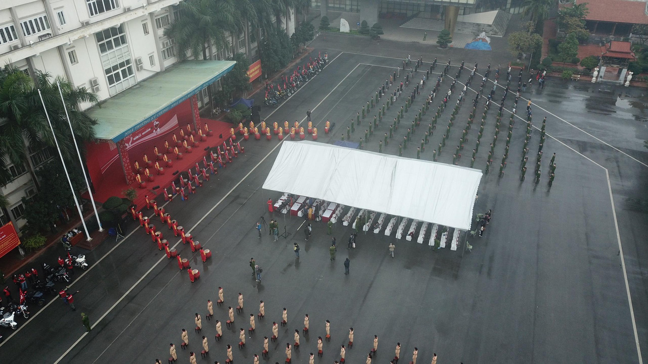 Phát biểu tại buổi lễ, thay mặt Ban tổ chức Chủ nhật Đỏ lần thứ XIV - năm 2022, nhà báo Lê Xuân Sơn - Tổng biên tập báo Tiền Phong, Trưởng ban Tổ chức Chủ nhật Đỏ, tri ân các đại biểu, khách mời, các học viên, sinh viên, tình nguyện viên, phóng viên các cơ quan báo chí tham dự ngày hội chính Chủ nhật Đỏ lần thứ XIV - năm 2022 được tổ chức tại Học viện Cảnh sát Nhân dân. Phát biểu tại buổi lễ, thay mặt Ban tổ chức Chủ nhật Đỏ lần thứ XIV - năm 2022, nhà báo Lê Xuân Sơn - Tổng biên tập báo Tiền Phong, Trưởng ban Tổ chức Chủ nhật Đỏ, tri ân các đại biểu, khách mời, các học viên, sinh viên, tình nguyện viên, phóng viên các cơ quan báo chí tham dự ngày hội chính Chủ nhật Đỏ lần thứ XIV - năm 2022 được tổ chức tại Học viện Cảnh sát Nhân dân.