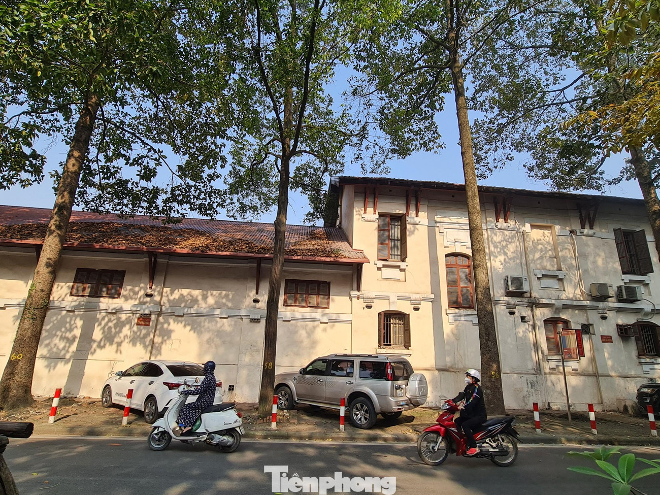 Với việc nhồi cao ốc 11 tầng nổi, 6 tầng hầm vào giữa trung tâm hành chính quận Ba Đình khiến dư luận đặt câu hỏi: Liệu có một "8B Lê Trực" thứ hai?