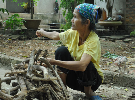 Bà Đoán kể lại những lần chữa cháy của gia đình mình. Kỳ lạ ngôi nhà một tháng 38 lần bốc cháy ảnh 2