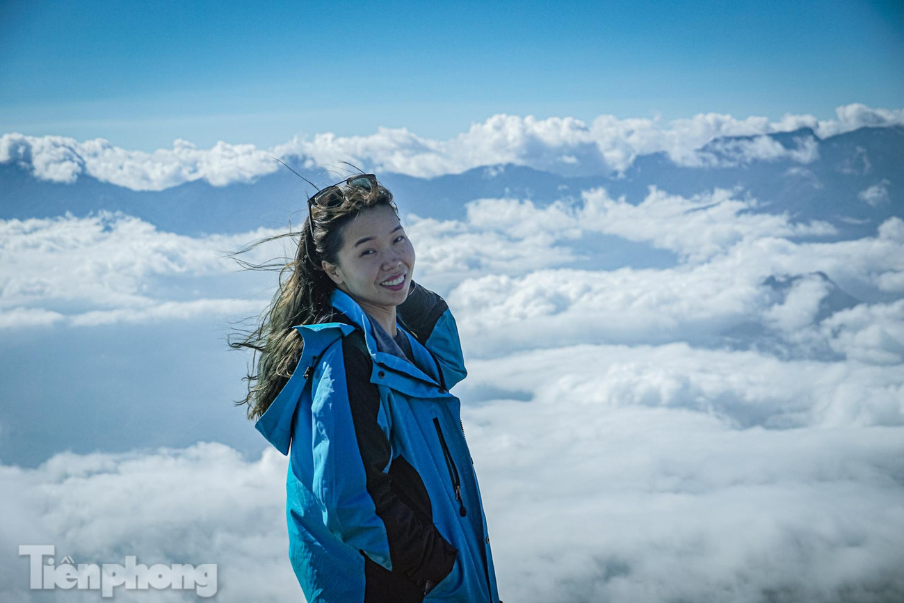 Thời điểm chớm đông là thời gian lý tưởng để du khách săn mây vào sáng và ngắm sao sáng kín cả trời đêm. Bên cạnh đó nên xem dự báo thời tiết và chọn những ngày sau mưa để đến nơi nay.