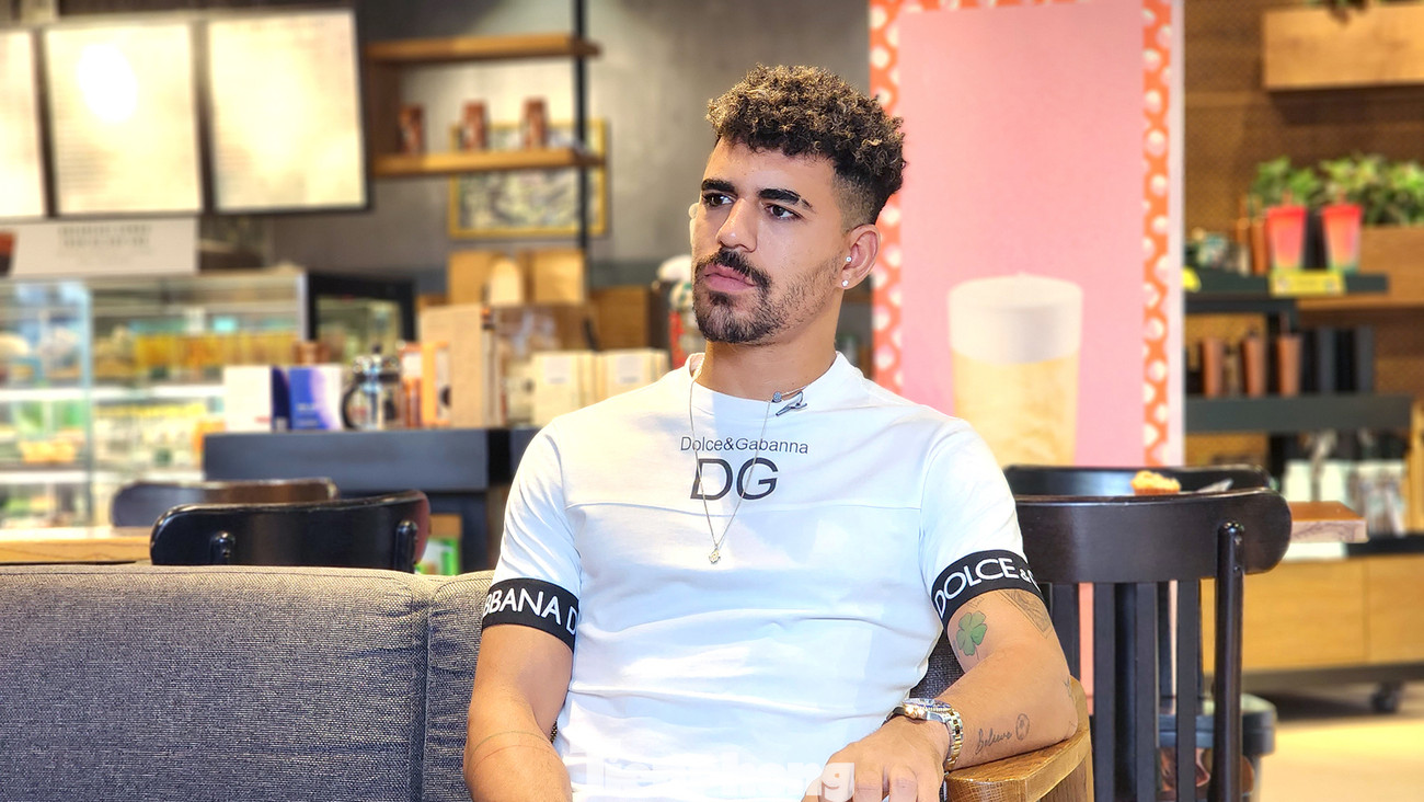 Mohamed Essam trong cuộc trò chuyện với Báo Tiền Phong.