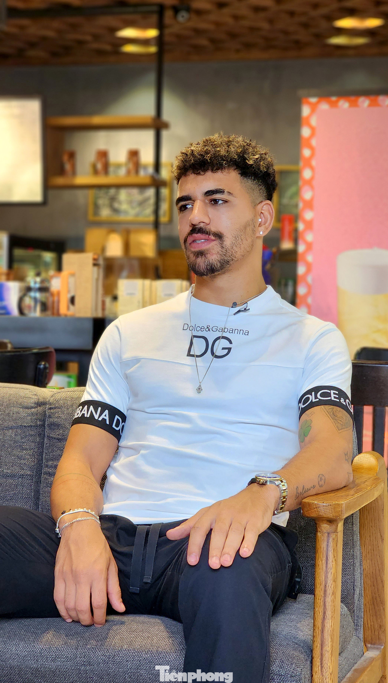 Essam tới châu Âu khi còn quá trẻ, và điều này đã ngăn anh phát triển tới cấp độ cao nhất.