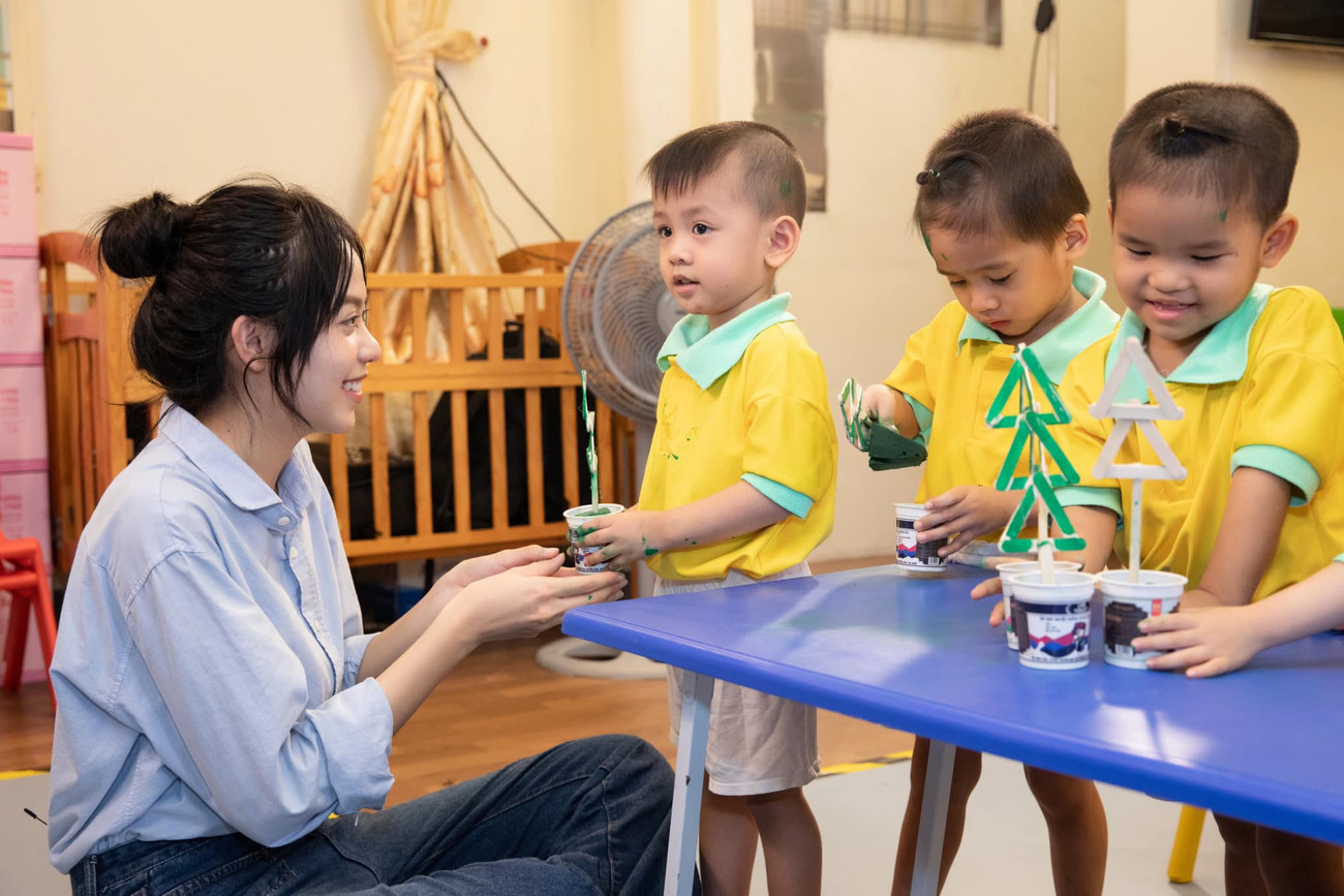 Thanh Thủy khi tham gia dự án nhân ái Mái ấm Chúc Từ. Ảnh: BTC.