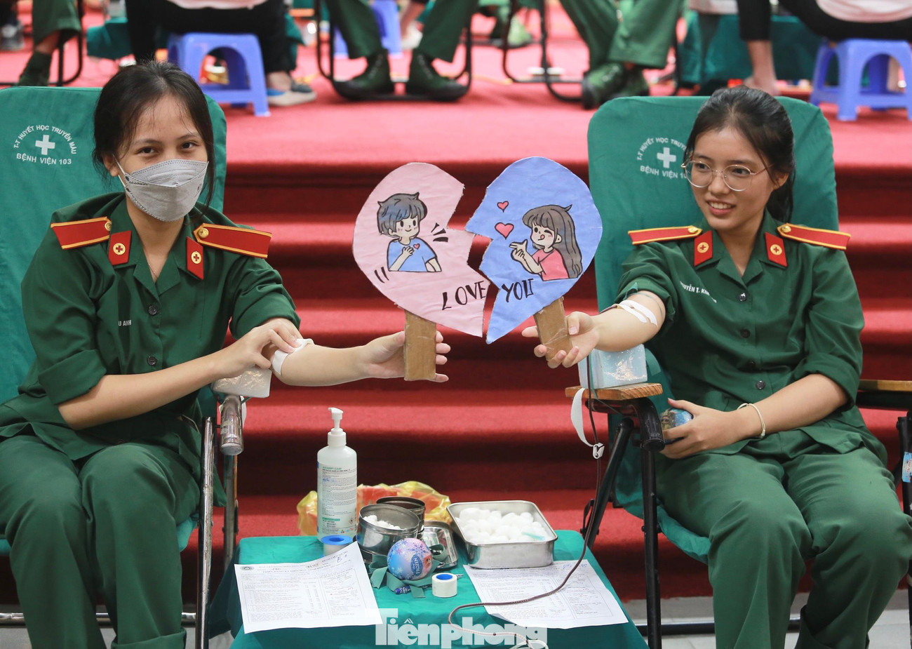 Trước đó, ban tổ chức đã tích cực tuyên truyền vận động sâu rộng trong cán bộ, đoàn viên thanh niên về mục đích, ý nghĩa cao đẹp của việc hiến máu cứu người để thúc đẩy tinh thần tự nguyện đăng ký hiến máu của các học viên.