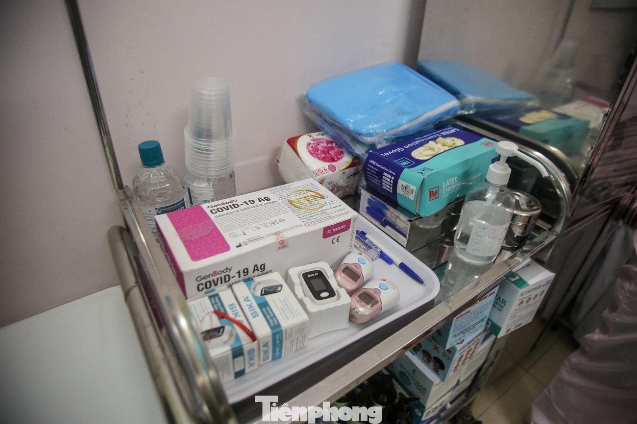 Mọi vật tư, trang thiết bị y tế, thuốc men được chuẩn bị đầy đủ.
