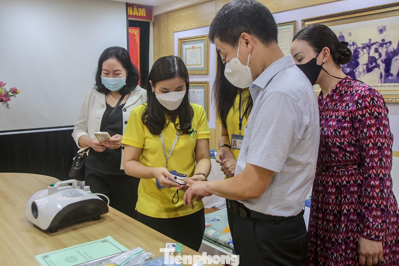 Máy đo Spo2 được nhà trường chuẩn bị trong những trường hợp phát hiện F0.