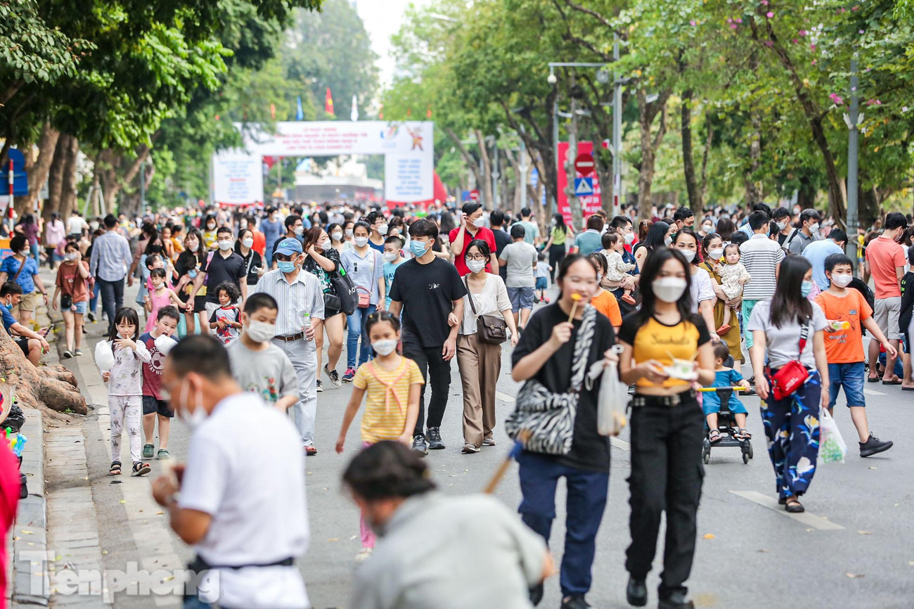 Phố đi bộ chính thức hoạt động trở lại từ ngày 18/3 sau gần 1 năm tạm dừng để chống dịch COVID-19.