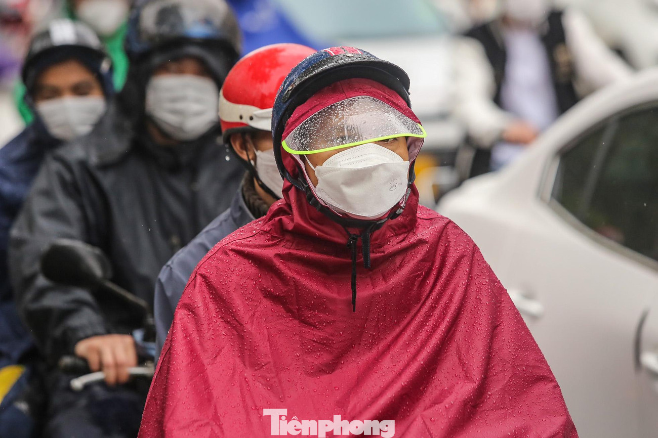 Cơn mưa khiến tầm nhìn bị hạn chế.