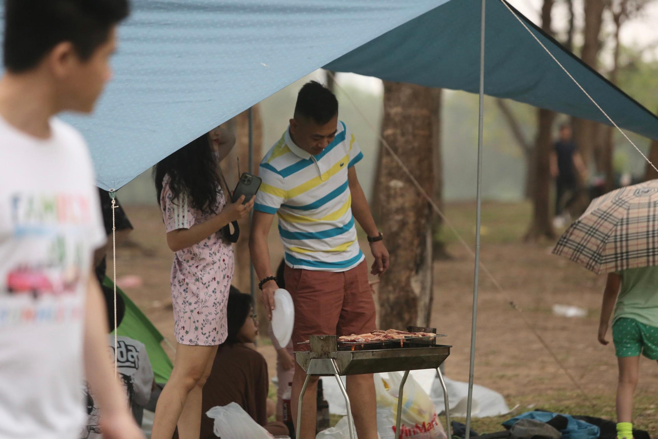 Tổ chức nấu nướng ngay tại công viên.