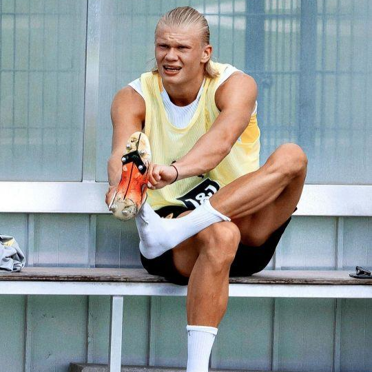 Haaland có thể trở thành VĐV xuất sắc ở bất kỳ môn thể thao nào. (Ảnh: Getty Images) Haaland có thể trở thành VĐV xuất sắc ở bất kỳ môn thể thao nào. (Ảnh: Getty Images)