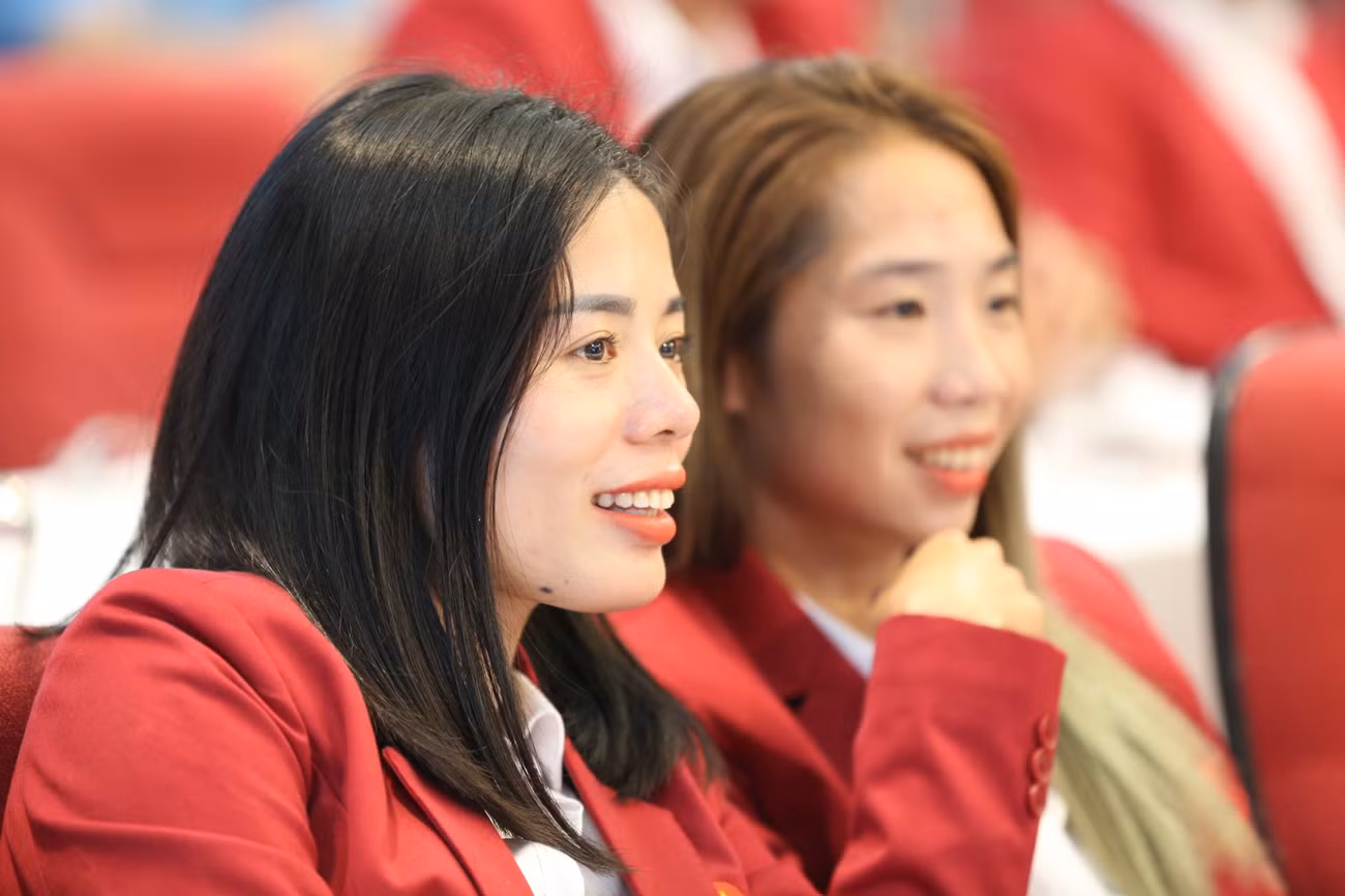 Những gương mặt rạng rỡ của đội tuyển điền kinh Việt Nam trong Lễ trao thưởng.