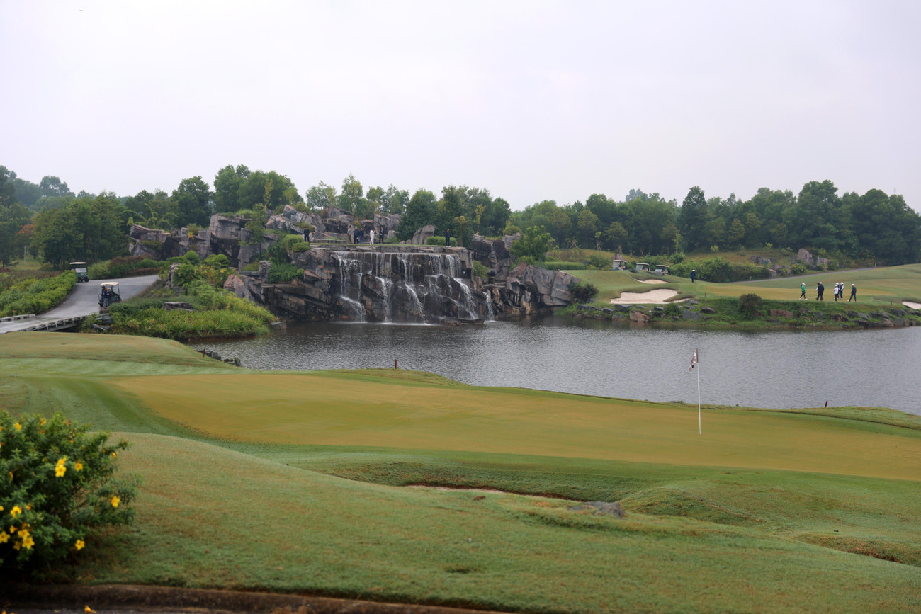 Toàn cảnh hố 19 Kings Course, thử thách cho mọi golf thủ. (Ảnh: Như Ý) Toàn cảnh hố 19 Kings Course, thử thách cho mọi golf thủ. (Ảnh: Như Ý)