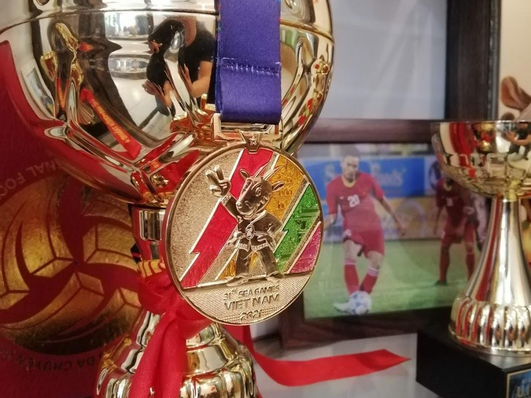 Những giải thưởng, danh hiệu của Bùi Hoàng Việt Anh, bao gồm tấm huy chương Vàng SEA Games 31.