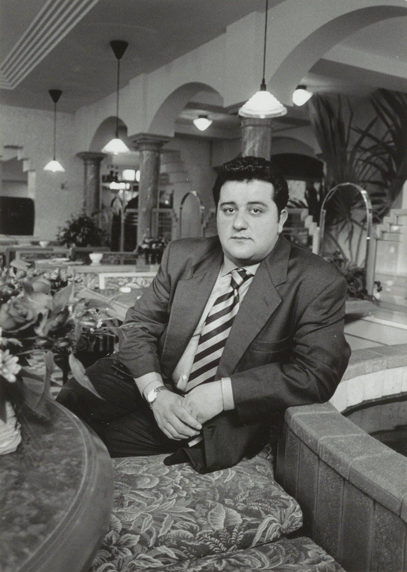 Mino Raiola thời trai trẻ. (Ảnh: Getty Images)