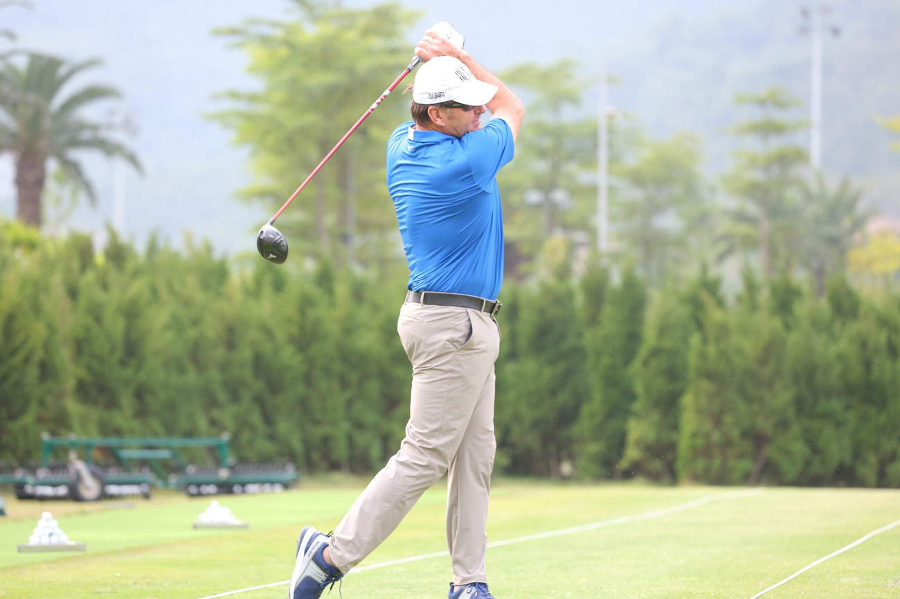 Kỹ thuật để có cú swing hoàn hảo của Sir Nick Faldo.