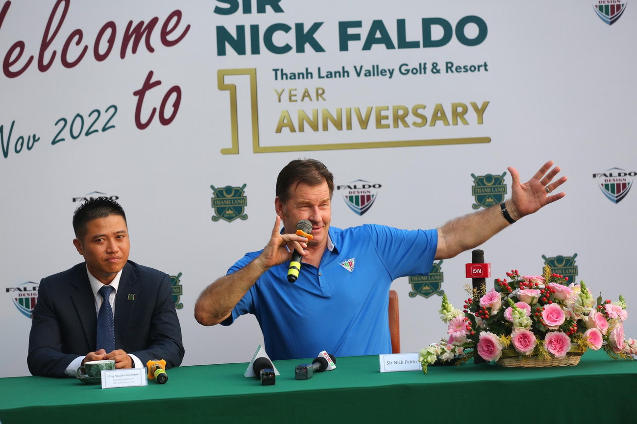 Các sắc thái của Sir Nick Faldo trong cuộc họp báo chiều 7/11 tại Thanh Lanh Valley Resort &amp; Golf.