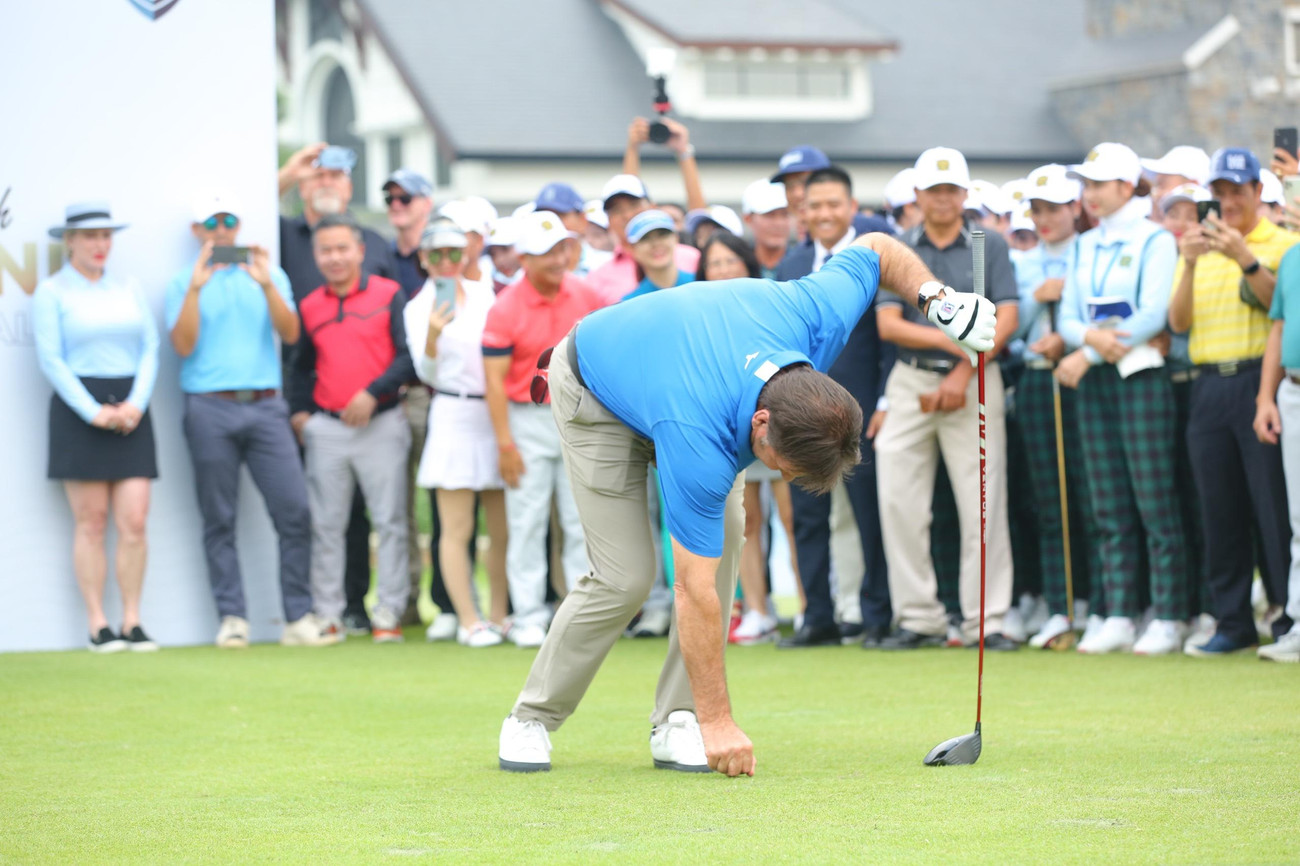 Kỹ thuật để có cú swing hoàn hảo của Sir Nick Faldo.