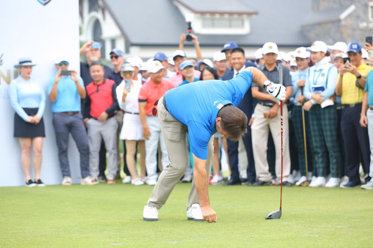 Kỹ thuật để có cú swing hoàn hảo của Sir Nick Faldo. Kỹ thuật để có cú swing hoàn hảo của Sir Nick Faldo.