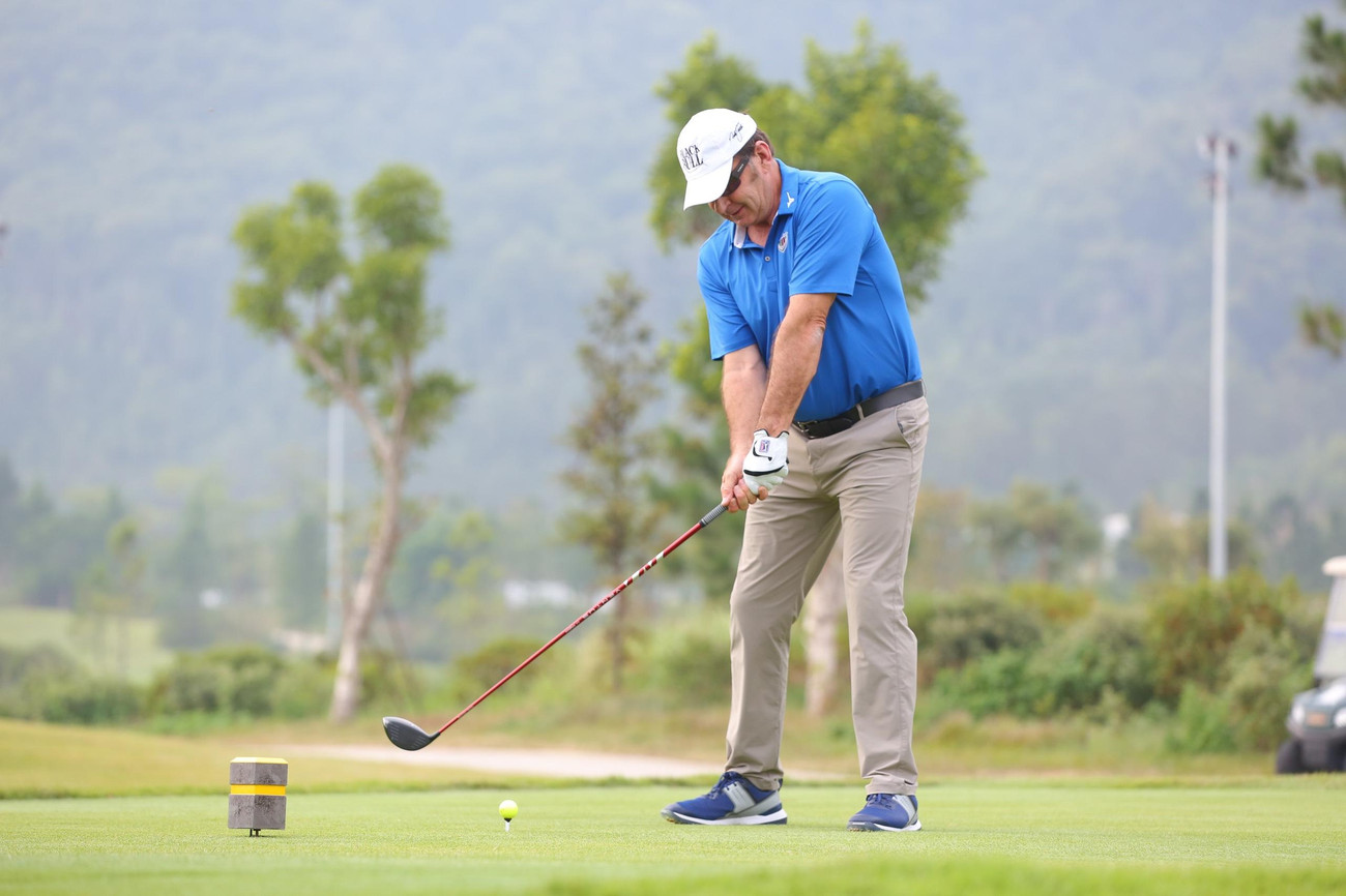 Kỹ thuật để có cú swing hoàn hảo của Sir Nick Faldo.