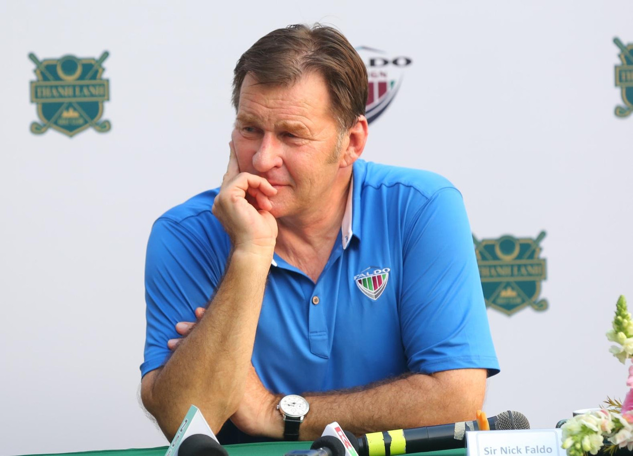 Các sắc thái của Sir Nick Faldo trong cuộc họp báo chiều 7/11 tại Thanh Lanh Valley Resort &amp; Golf.