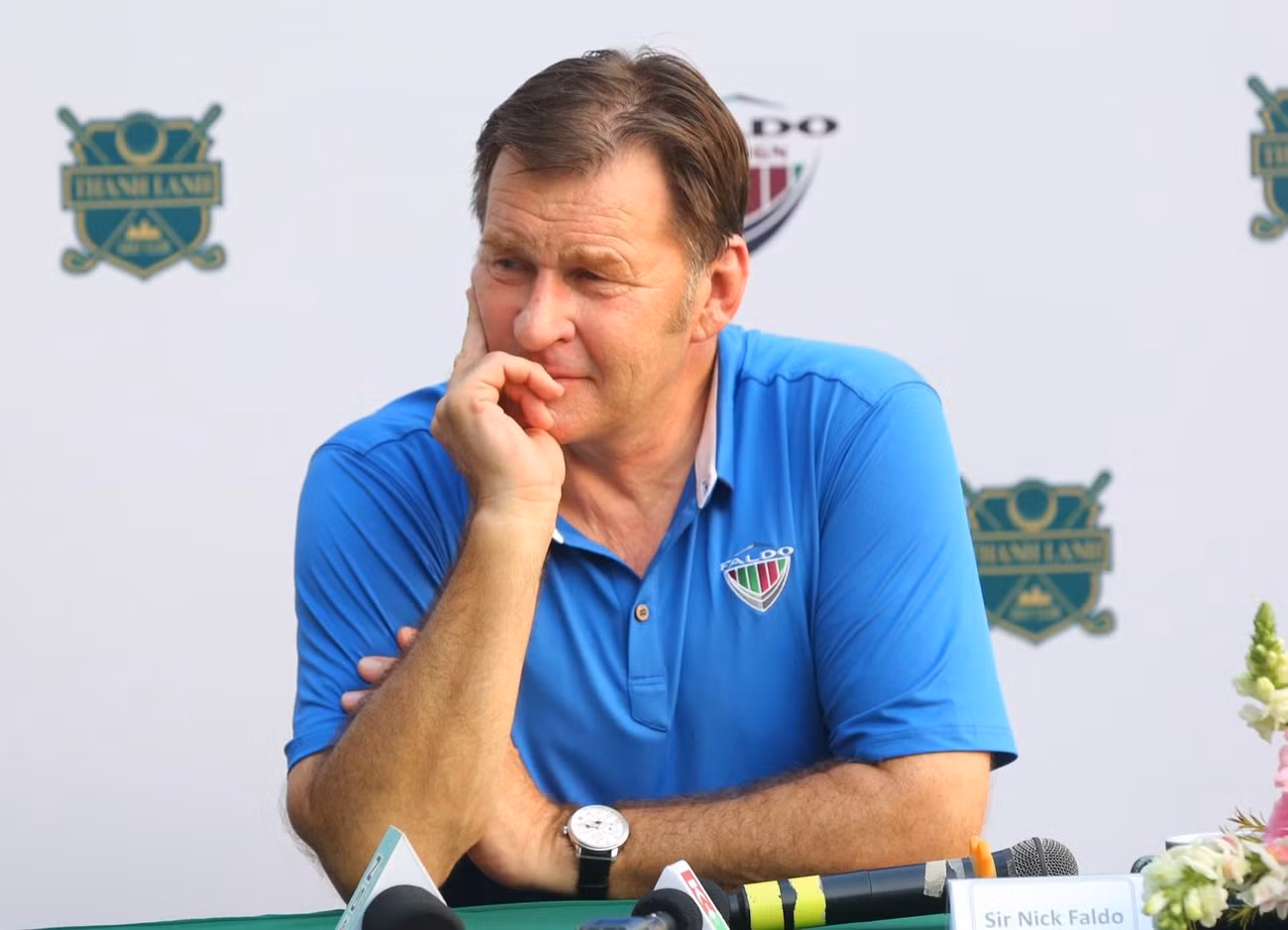 Các sắc thái của Sir Nick Faldo trong cuộc họp báo chiều 7/11 tại Thanh Lanh Valley Resort & Golf. Các sắc thái của Sir Nick Faldo trong cuộc họp báo chiều 7/11 tại Thanh Lanh Valley Resort & Golf.