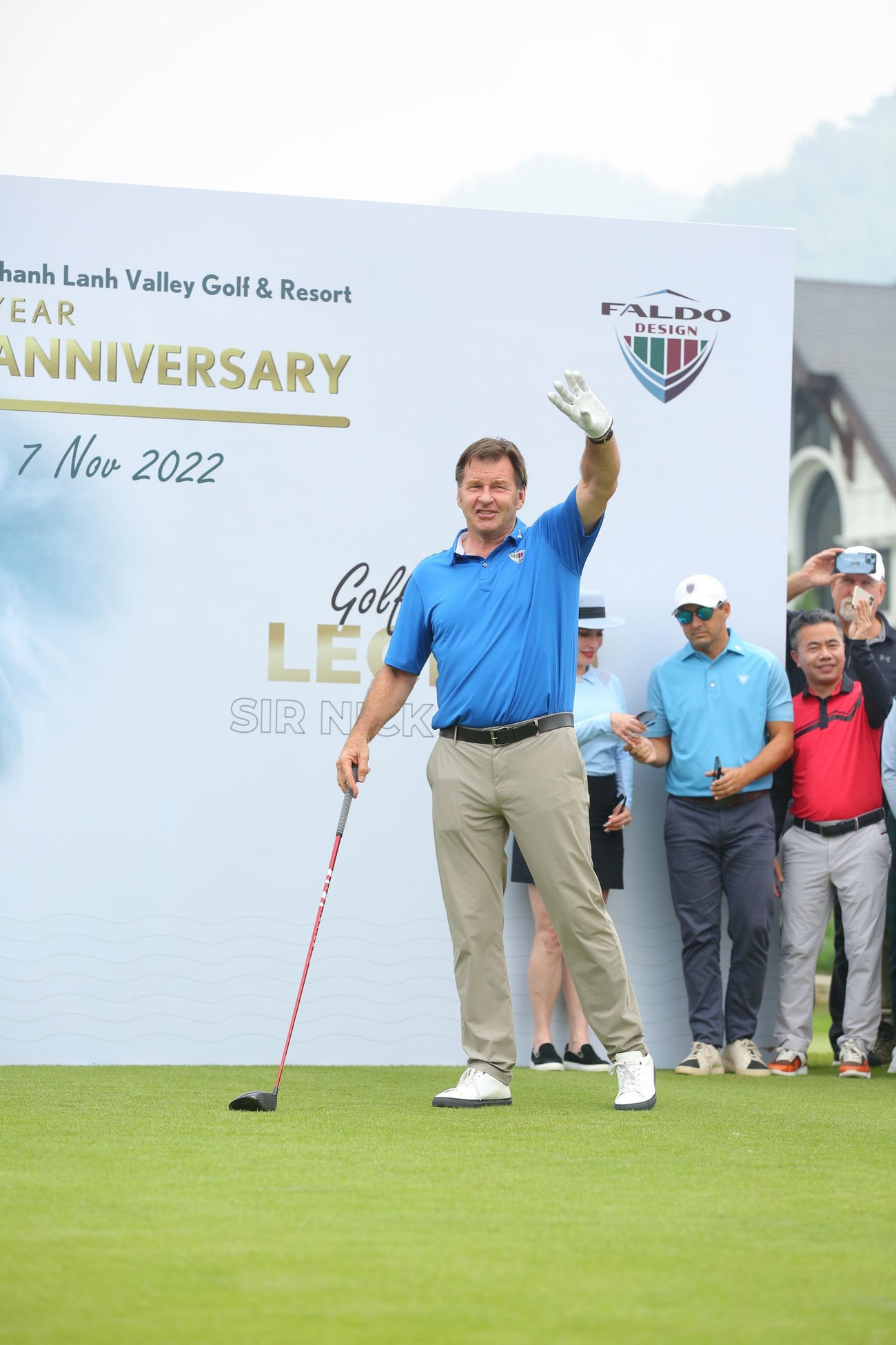 Kỹ thuật để có cú swing hoàn hảo của Sir Nick Faldo.