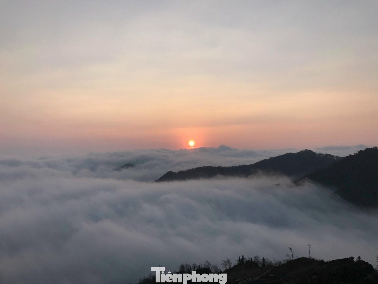 Gọi là "săn mây" bởi có người đi cả chục lần vẫn không thể gặp cảnh đẹp.