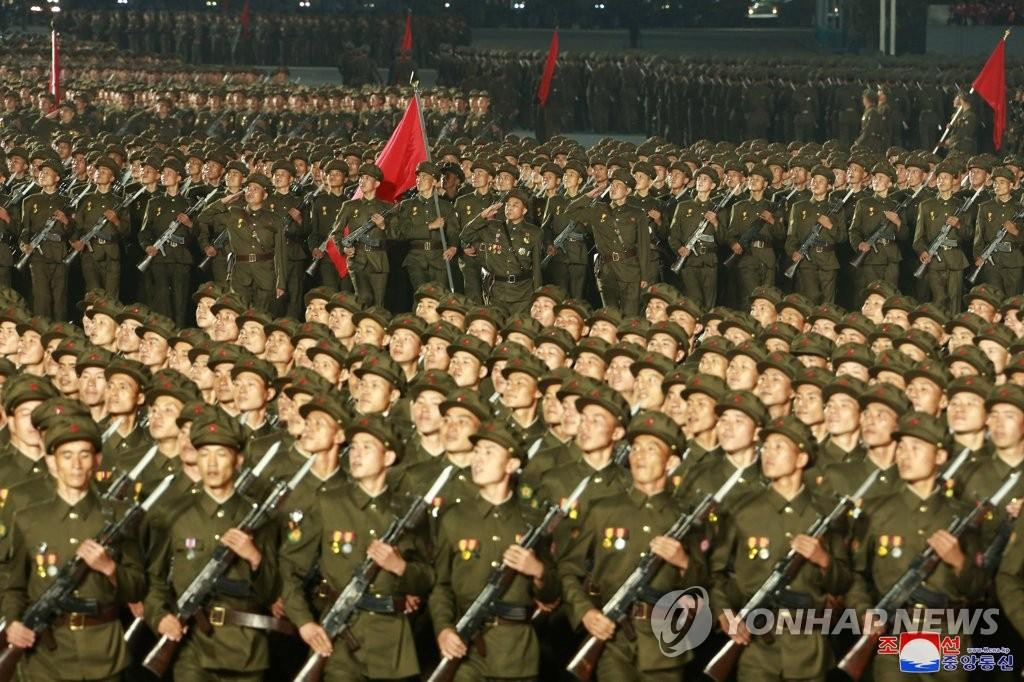 WPRG là lực lượng phòng thủ dân sự ở Triều Tiên bao gồm khoảng 5,7 triệu công nhân và nông dân, chiếm khoảng 1/4 dân số cả nước. Ảnh: Yonhap WPRG là lực lượng phòng thủ dân sự ở Triều Tiên bao gồm khoảng 5,7 triệu công nhân và nông dân, chiếm khoảng 1/4 dân số cả nước. Ảnh: Yonhap