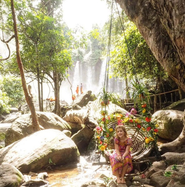 Cảnh thơ mộng ở núi Kulen, Campuchia. Bà mẹ nghỉ việc đưa con gái 6 tuổi du lịch khắp thế giới ảnh 9