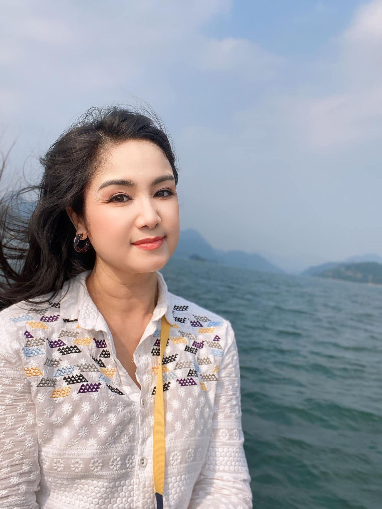 Nhan sắc trẻ trung của NSND Thu Hà ở tuổi 55.