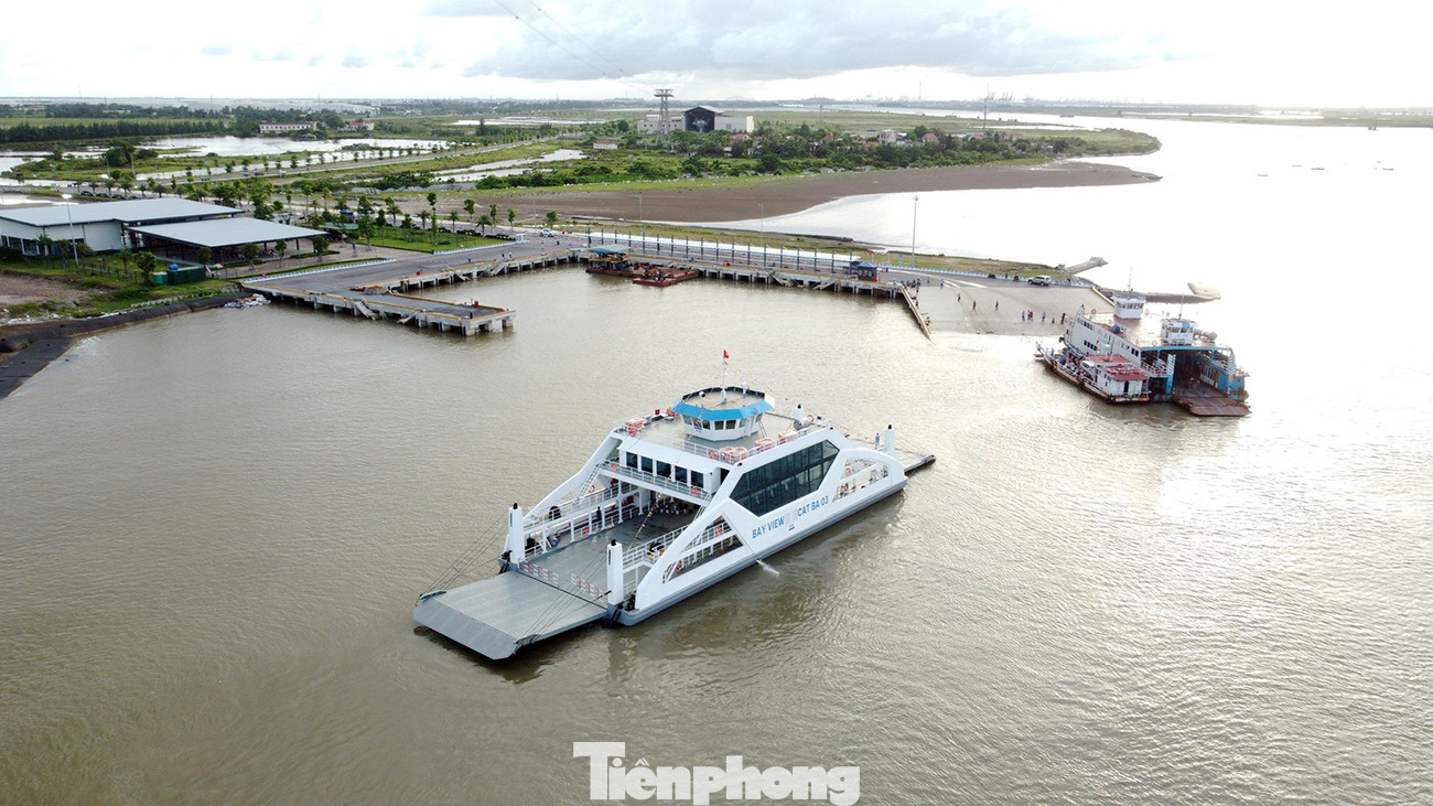 Ngày 2/7, Công ty CP Đảm bảo giao thông thủy Hải Phòng (đơn vị quản lý, vận hành bến phà Đồng Bài - Cái Viềng) đề xuất UBND TP Hải Phòng chấp thuận chủ trương chạy thử phà mới chở khách ra đảo Cát Bà (huyện Cát Hải, TP Hải Phòng).