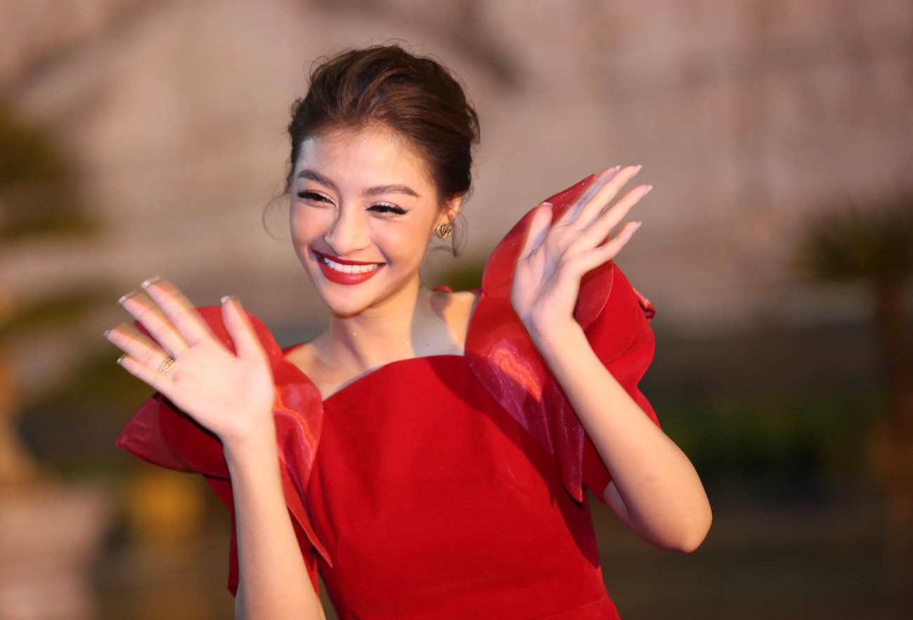 Á hậu Nguyễn Hà Kiều Loan tham dự chương trình với vai trò là ca sĩ biểu diễn.