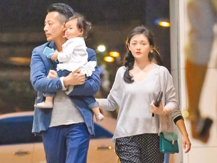 Uông Tiểu Phi tố Từ Hy Viên ngăn cấm gặp con. Ảnh: Weibo. Uông Tiểu Phi tố Từ Hy Viên ngăn cấm gặp con. Ảnh: Weibo.