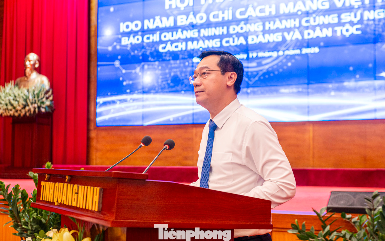 Nhiều bài tham luận của các nhà khoa học, nhà nghiên cứu và người làm báo thể hiện vai trò sâu sắc của báo chí Việt Nam nói chung và báo chí Quảng Ninh nói riêng trong hành trình 100 năm phát triển của Báo chí Cách mạng Việt Nam. Ảnh: Quốc Nam. Nhiều bài tham luận của các nhà khoa học, nhà nghiên cứu và người làm báo thể hiện vai trò sâu sắc của báo chí Việt Nam nói chung và báo chí Quảng Ninh nói riêng trong hành trình 100 năm phát triển của Báo chí Cách mạng Việt Nam. Ảnh: Quốc Nam.