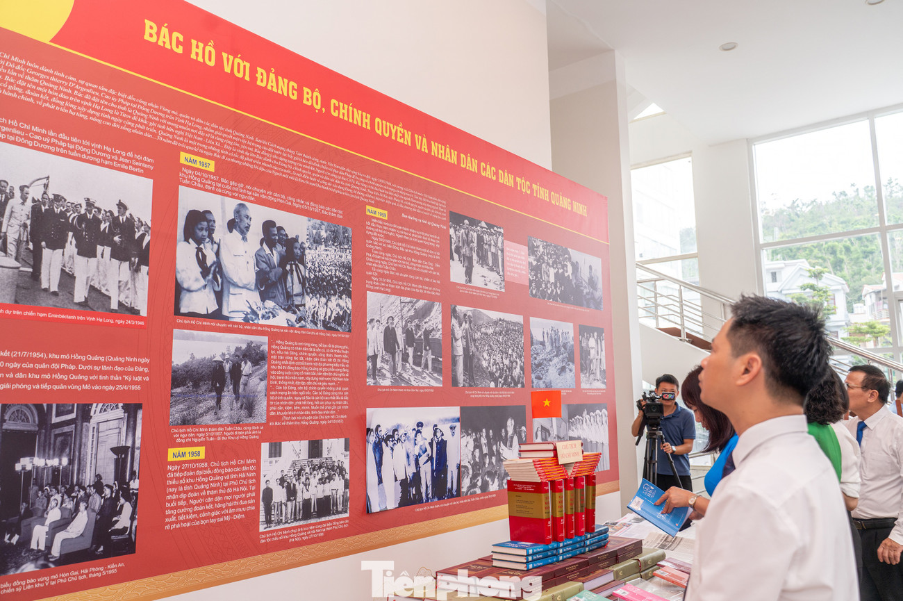 Nhân dịp này, Quảng Ninh tổ chức trưng bày nhiều sách, báo, hiện vật về Chủ tịch Hồ Chí Minh với Chính quyền, Đảng bộ và Nhân dân các dân tộc tỉnh Quảng Ninh. Nhân dịp này, Quảng Ninh tổ chức trưng bày nhiều sách, báo, hiện vật về Chủ tịch Hồ Chí Minh với Chính quyền, Đảng bộ và Nhân dân các dân tộc tỉnh Quảng Ninh.