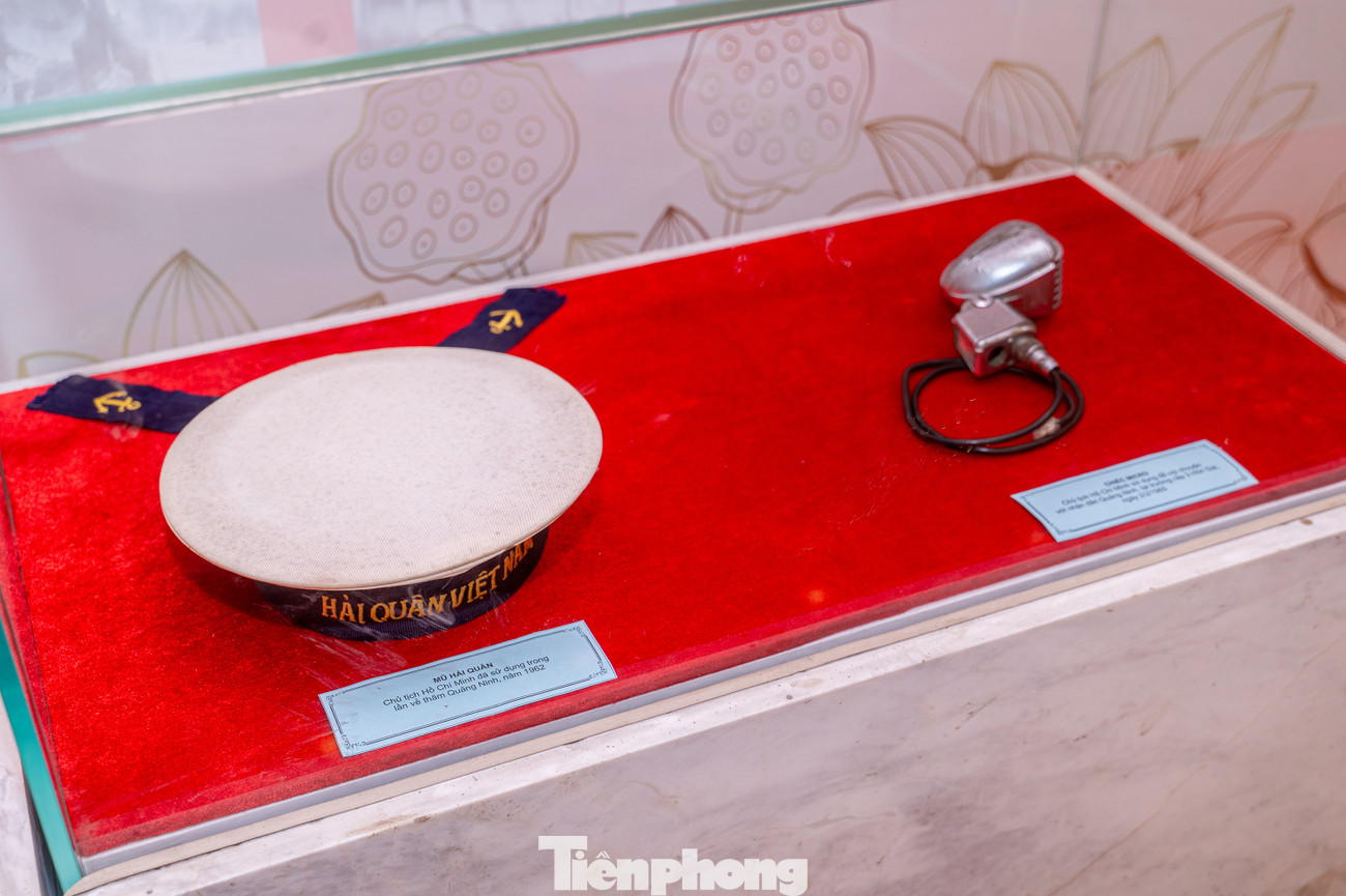 Nhân dịp này, Quảng Ninh tổ chức trưng bày nhiều sách, báo, hiện vật về Chủ tịch Hồ Chí Minh với Chính quyền, Đảng bộ và Nhân dân các dân tộc tỉnh Quảng Ninh. Nhân dịp này, Quảng Ninh tổ chức trưng bày nhiều sách, báo, hiện vật về Chủ tịch Hồ Chí Minh với Chính quyền, Đảng bộ và Nhân dân các dân tộc tỉnh Quảng Ninh.