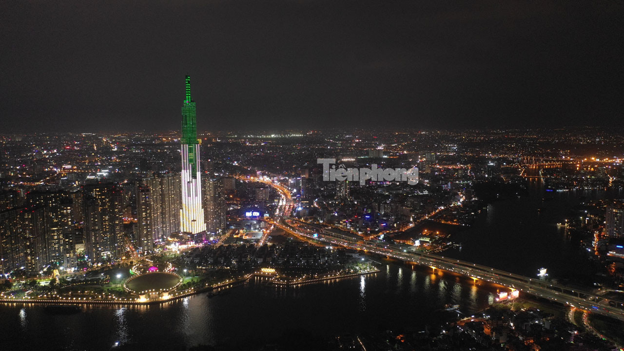 Trung tâm TPHCM rực rỡ về đêm ảnh 12