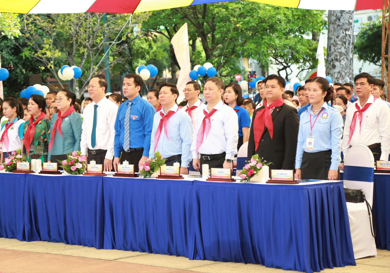 Đại biểu dự lễ khai mạc liên hoan. Ảnh: Ngô Tùng