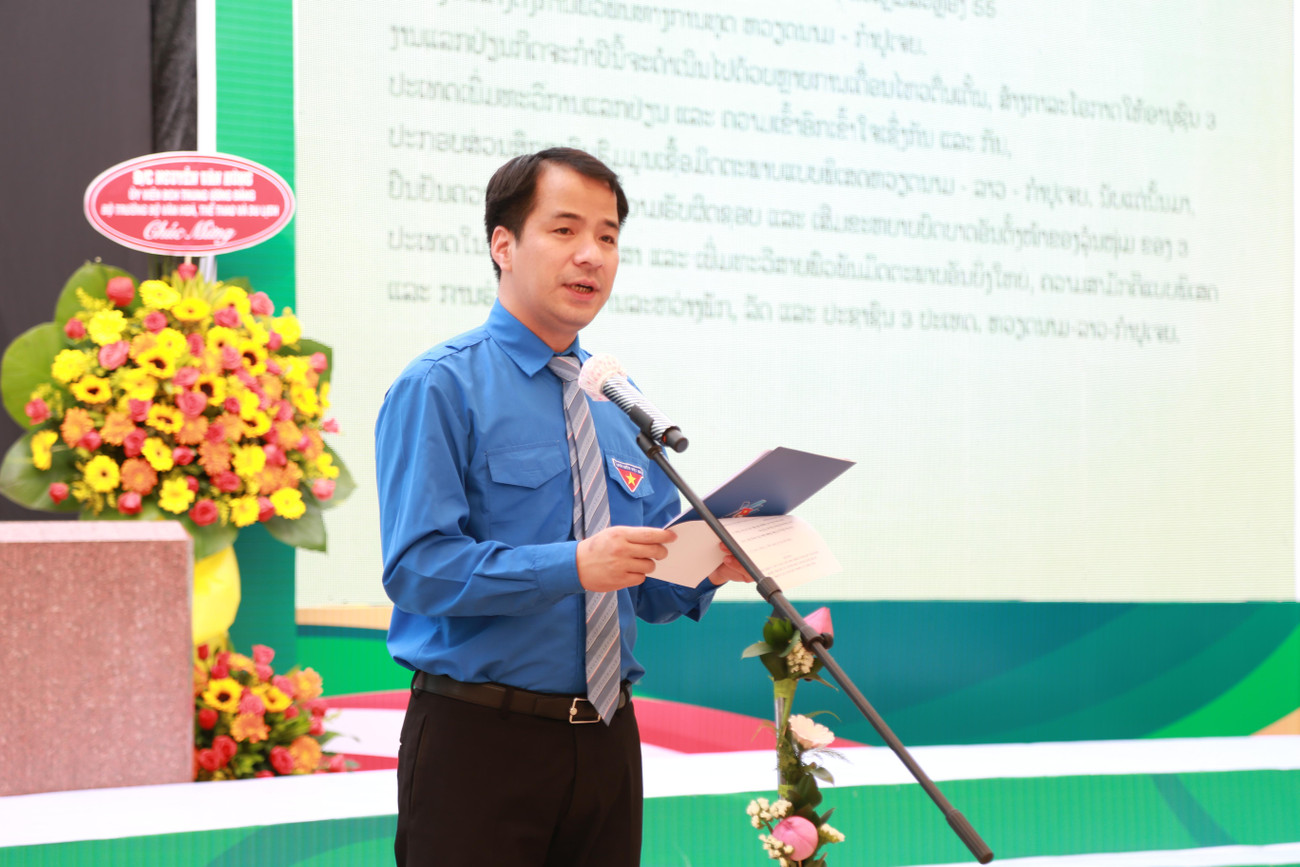 Bí thư Trung ương Đoàn Ngô Văn Cương phát biểu khai mạc liên hoan.