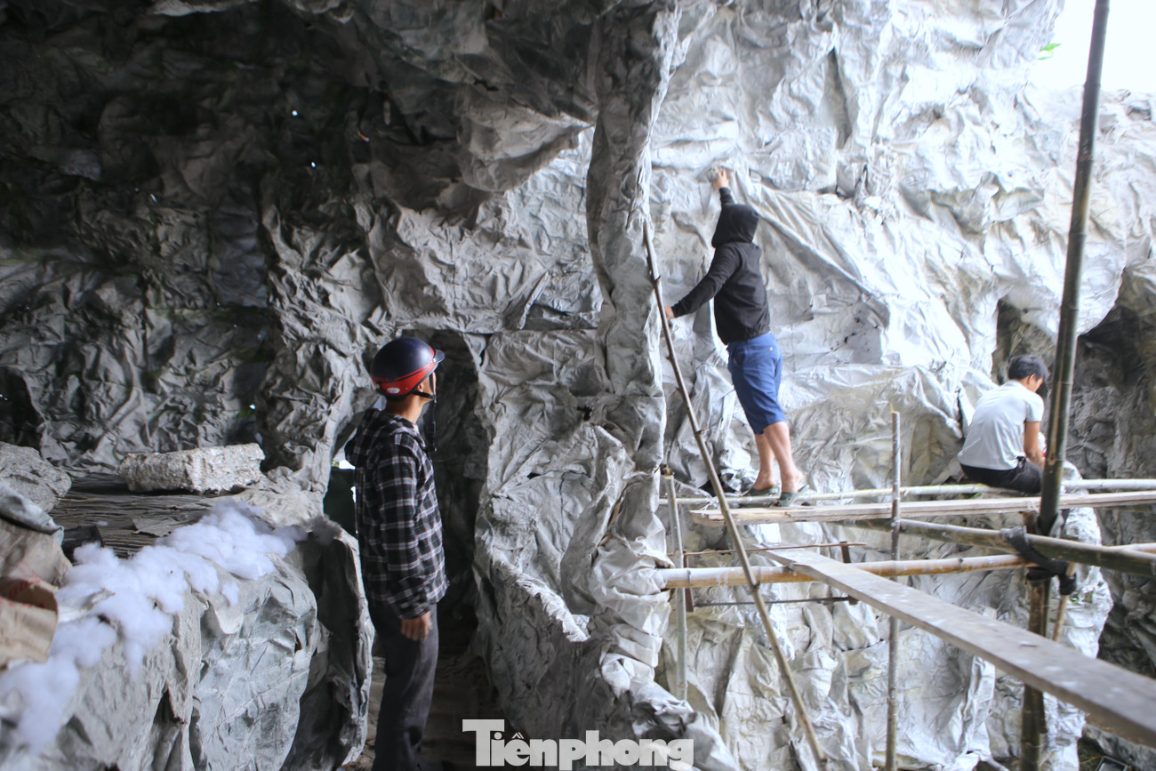 Tại giáo xứ An Nhiên mỗi năm sẽ có một xóm giáo đảm nhận việc thiết kế, xây dựng hang Bê- lem. Mùa Giáng sinh năm nay, hang đá này do xóm giáo An Bình làm.