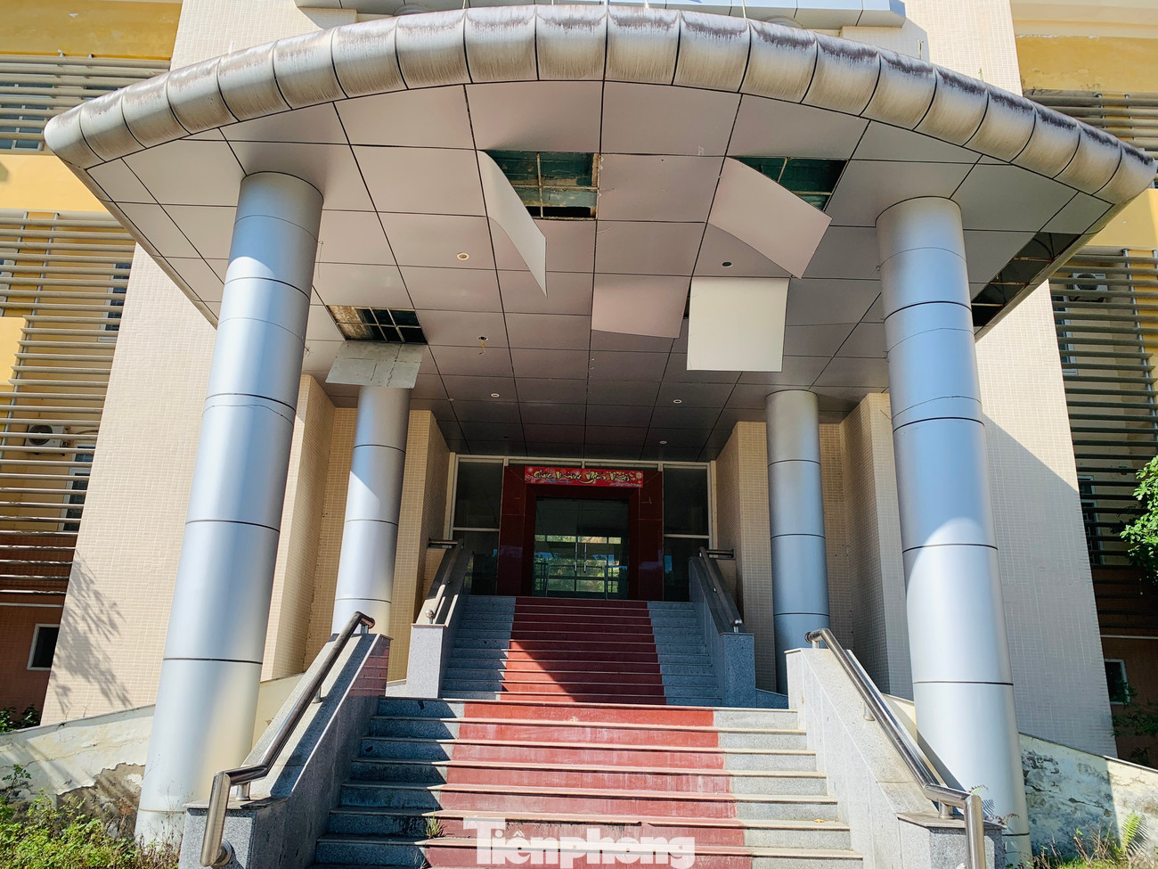 Trụ sở đang bỏ hoang tại Khu kinh tế Cửa khẩu Cầu Treo.