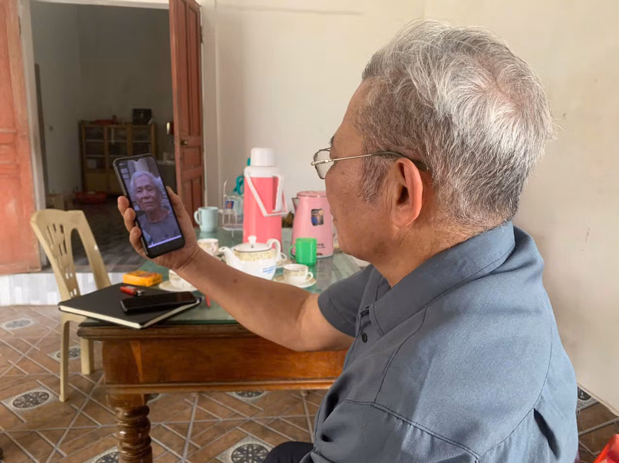 Ông Lê Quang Thung nhận ra em trai khi hình ảnh ông Khoa được đăng lên mạng xã hội. Ông Lê Quang Thung nhận ra em trai khi hình ảnh ông Khoa được đăng lên mạng xã hội.
