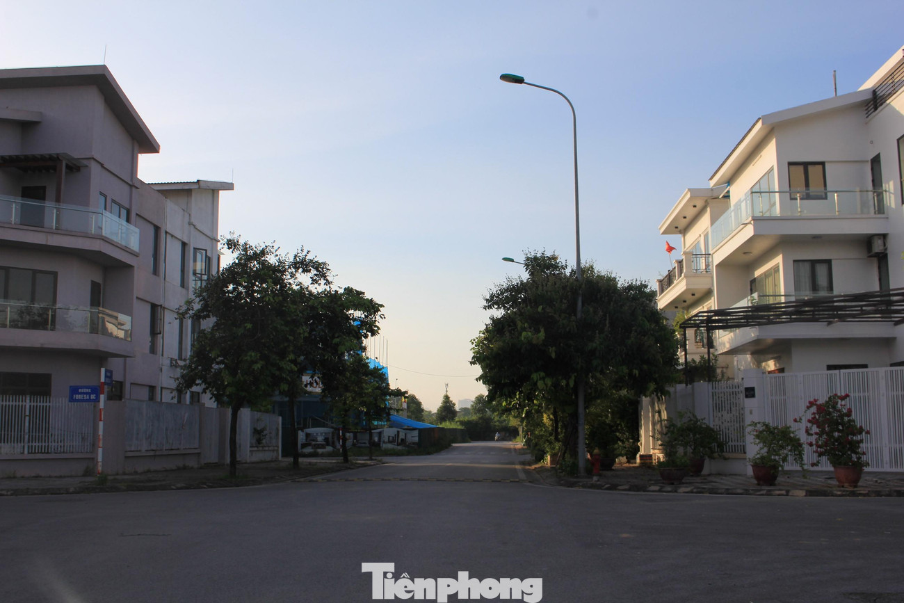 Đến ngày 15/6/2016, UBND TP đã ban hành Quyết định số 3105 về việc cho phép Tasco tiếp tục sử dụng 370.440m2 đất (37,4ha) tại phường Xuân Phương, để thực hiện dự án đầu tư xây dựng Khu nhà ở sinh thái Xuân Phương – giai đoạn 1.