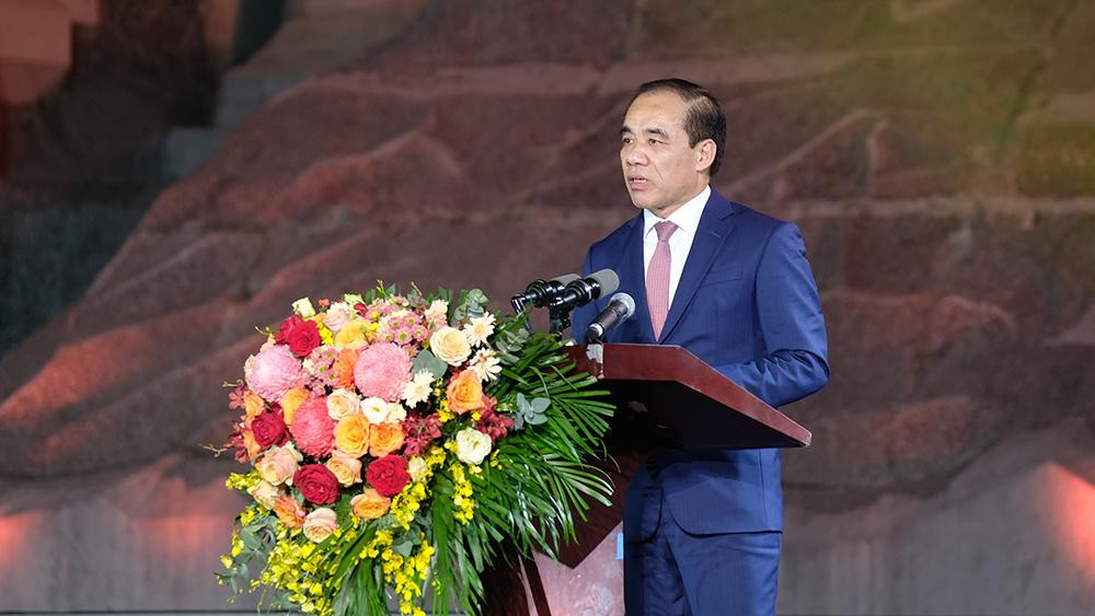 Ông Chẩu Văn Lâm, Bí thư Tỉnh ủy Tuyên Quang phát biểu tại buổi lễ.