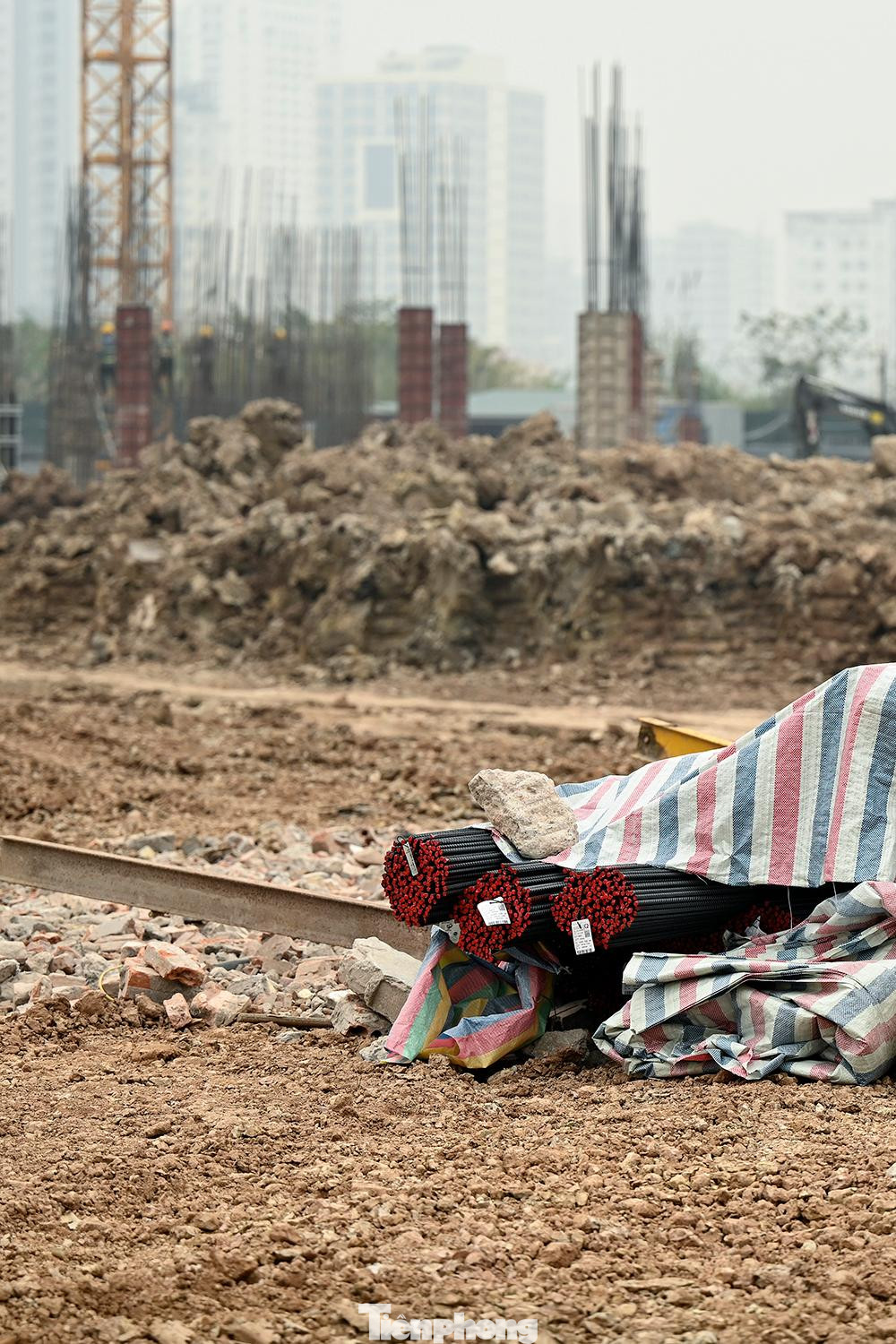 Cung thiếu nhi Hà Nội mới được xây dựng theo thiết kế kiến trúc mang phong cách hiện đại, thoáng rộng, giao tiếp gần gũi với thiên nhiên, sử dụng nhiều thiết bị tự động thông minh, chất lượng cao, mang lại cảm giác an toàn, thoải mái, tiện nghi cho hoạt động học tập và vui chơi giải trí. Cung thiếu nhi Hà Nội mới được xây dựng theo thiết kế kiến trúc mang phong cách hiện đại, thoáng rộng, giao tiếp gần gũi với thiên nhiên, sử dụng nhiều thiết bị tự động thông minh, chất lượng cao, mang lại cảm giác an toàn, thoải mái, tiện nghi cho hoạt động học tập và vui chơi giải trí.