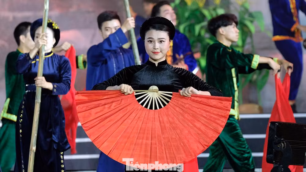 Chương trình Để điệu Then còn mãi được dàn dựng công phu.