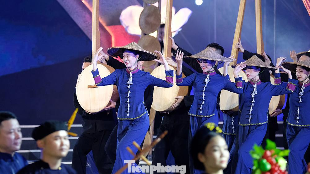 Then là sự hòa quyện của nghệ thuật diễn xướng và văn hóa tâm linh.